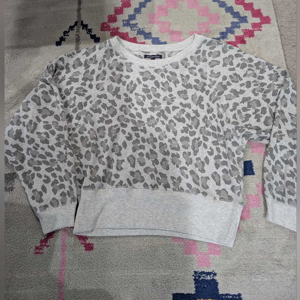 Ocean Drive Gray Leopard Print Women's Cropped Sweat Shirt - Size L